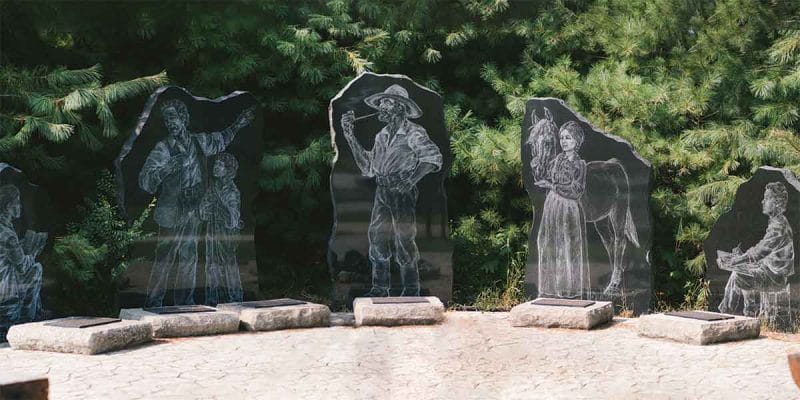 Monument marking the Santa Fe Trail at Franklin, Missouri.