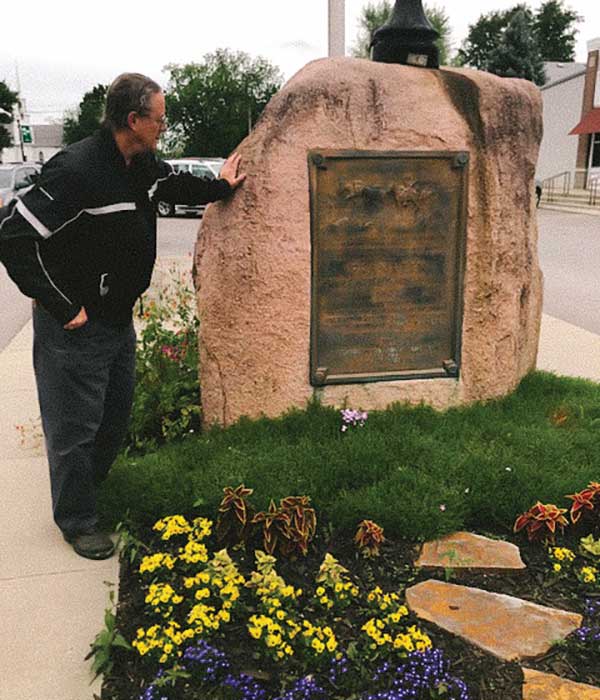 Santa Fe Trailhead Monument New Franklin